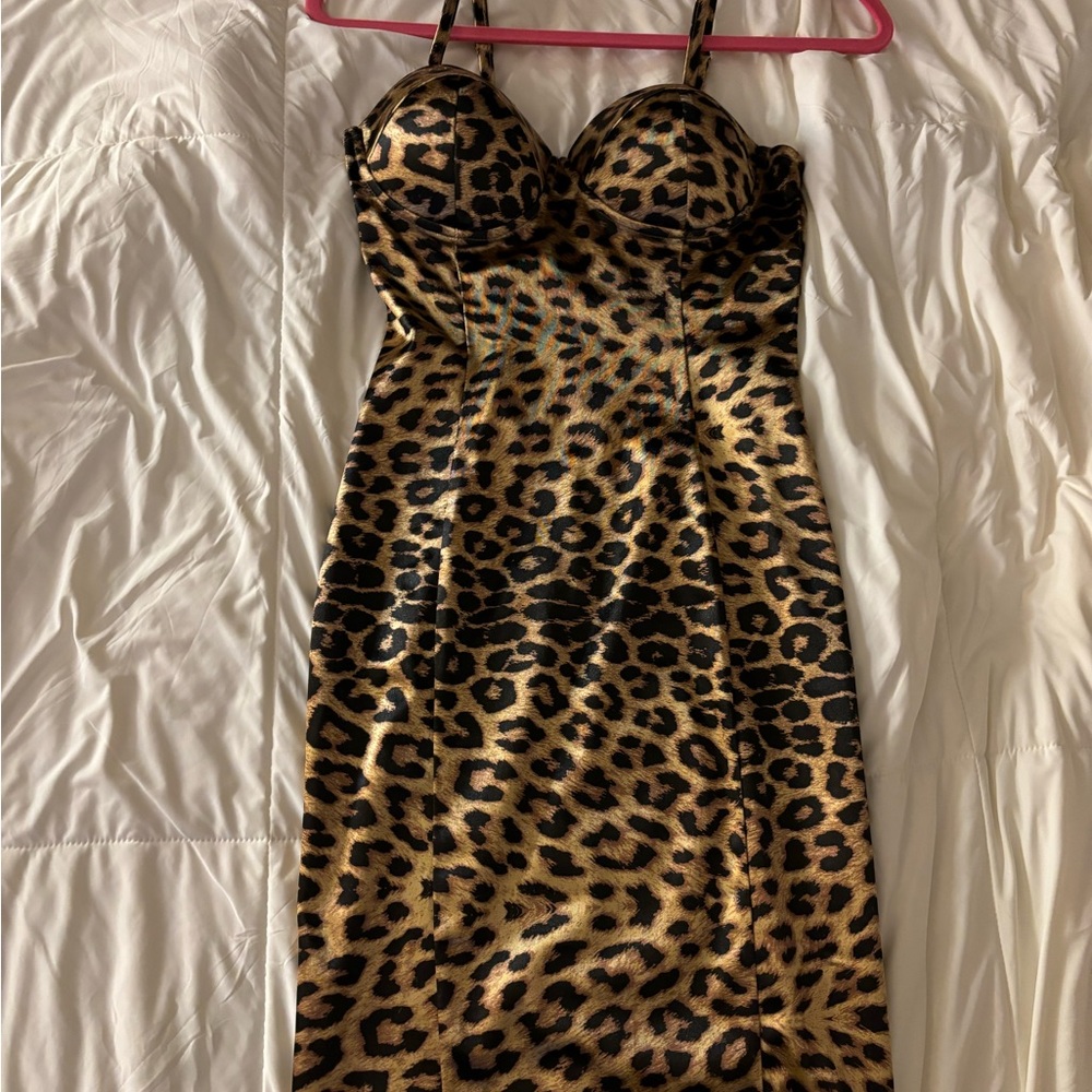 Fashion Nova Leopard Print Midi Dress